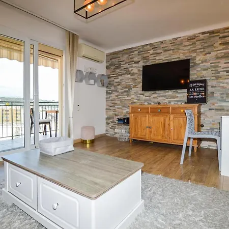 Amazing In Ajaccio With Wifi And 2 Bedrooms Apartment Ajaccio (Corsica)