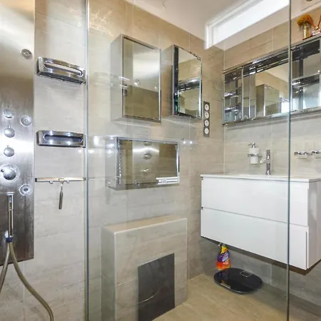 Amazing In Ajaccio With Wifi And 2 Bedrooms Apartment *